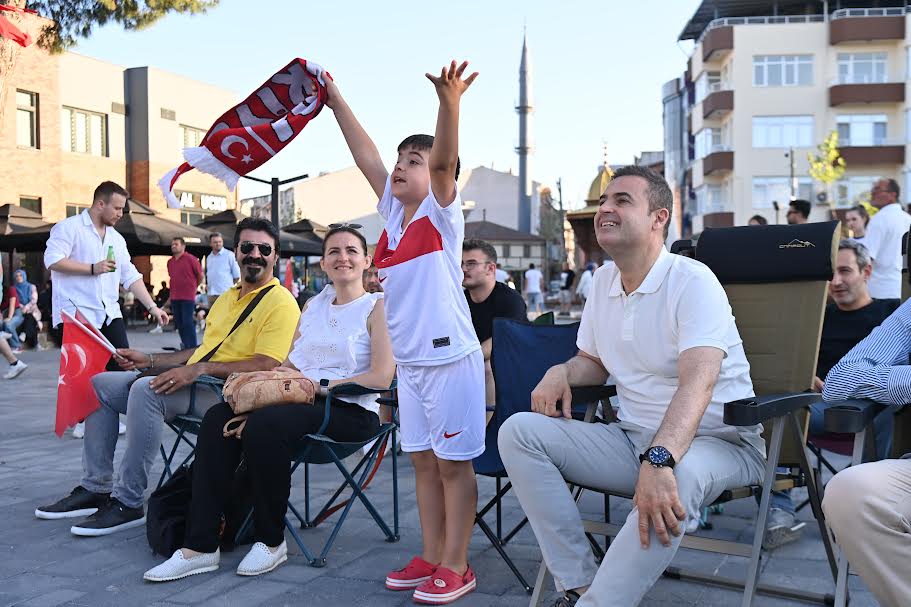 Balıkesir’de, LED’lerde EURO2024 heyecanı yaşanıyor