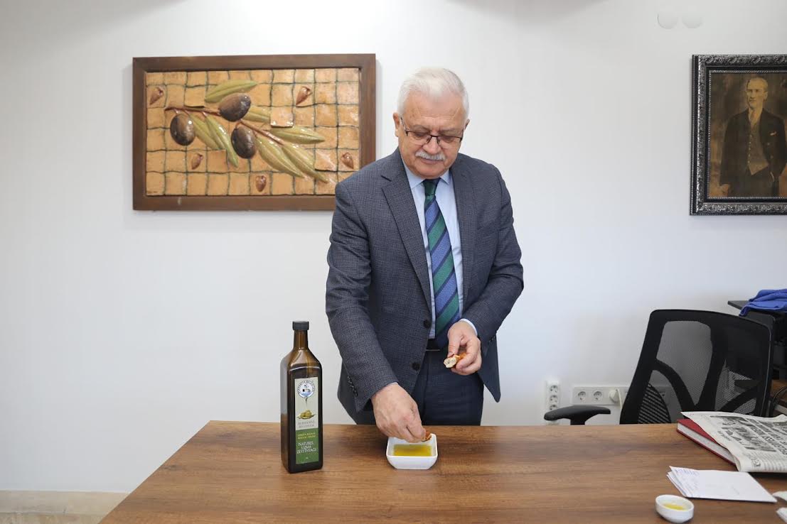 BURHANİYE BELEDİYESİ ZEYTİNYAĞLARI SATIŞA SUNULDU