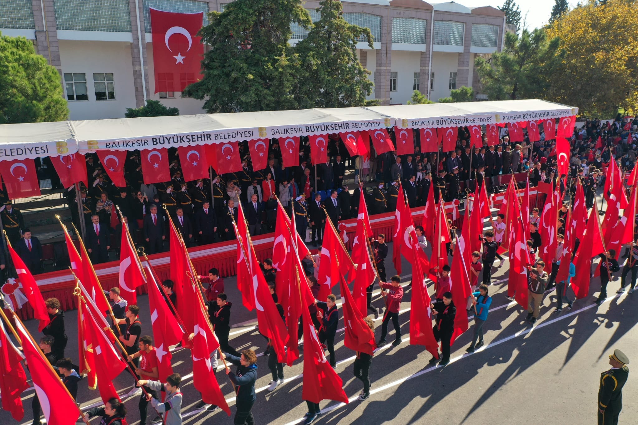 29 EKİM COŞKUYLA KUTLANDI