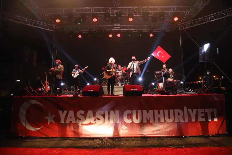 ''YENİ TÜRKÜ'' İLE CUMHURİYET BAYRAMI