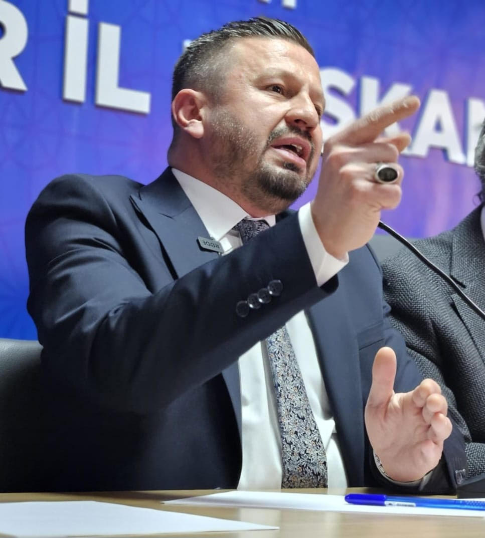 AK Parti İl Başkanı Mehmet Aydemir’den BASKİ’ye Sert Tepki: ''VATANDAŞA SUYU ZEHİR ETMEYİN''