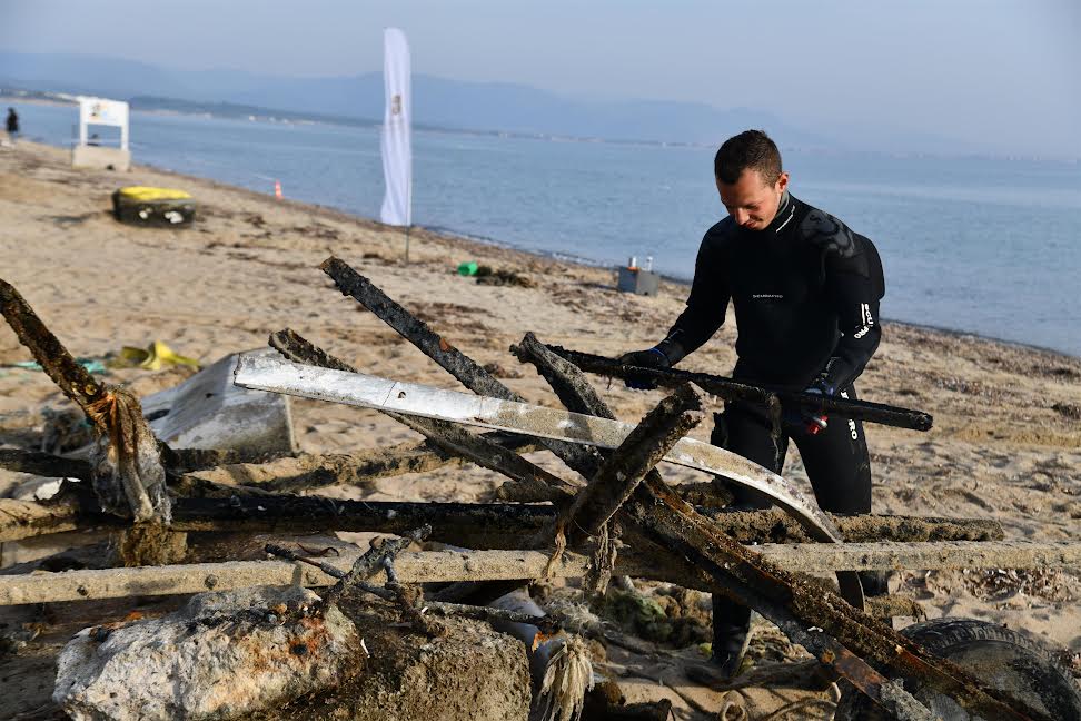 Balıkesir sahilleri, Büyükşehir Belediyesi eliyle temizleniyor