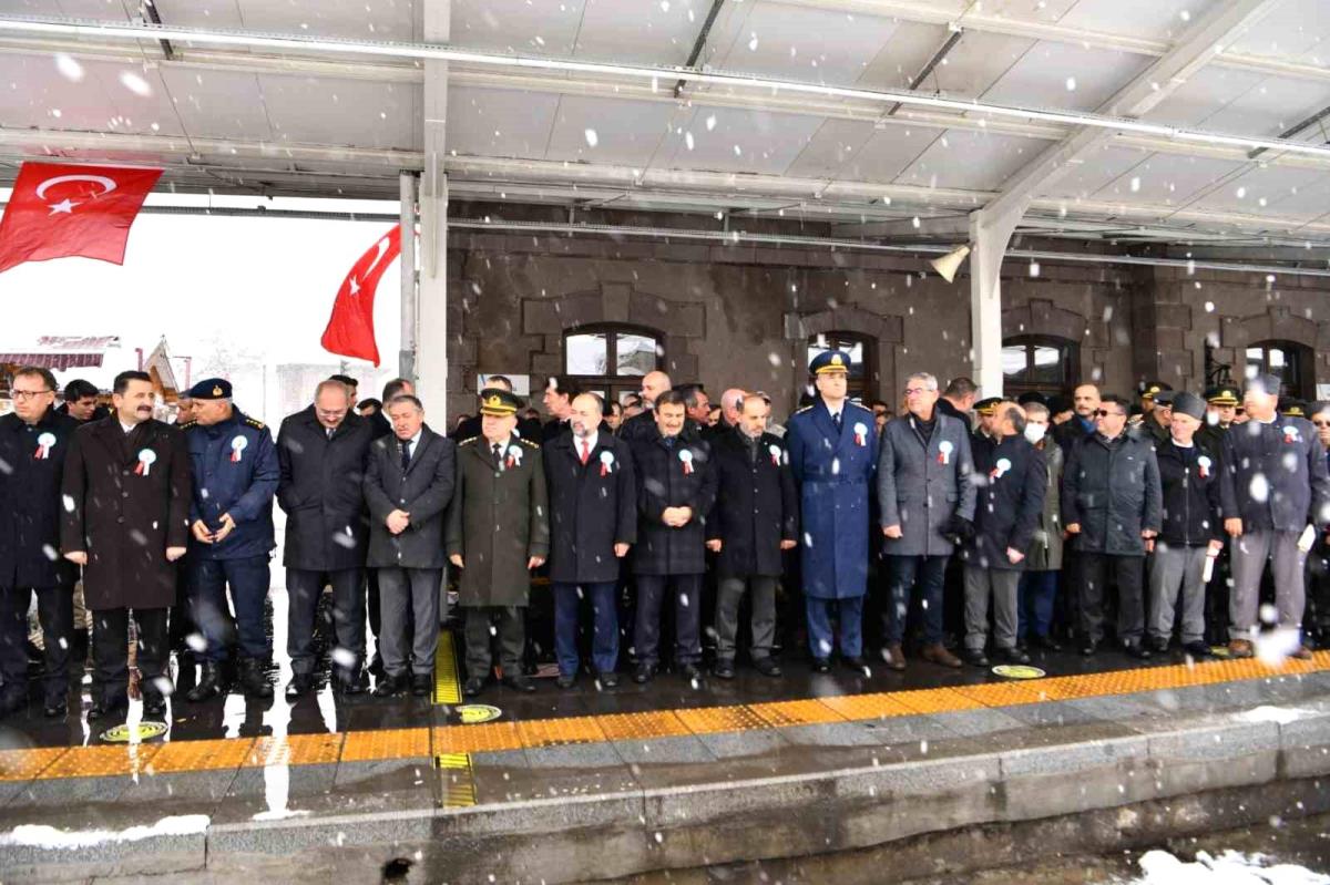 BALIKESİR ATA'SINI KARLA KARŞILADI