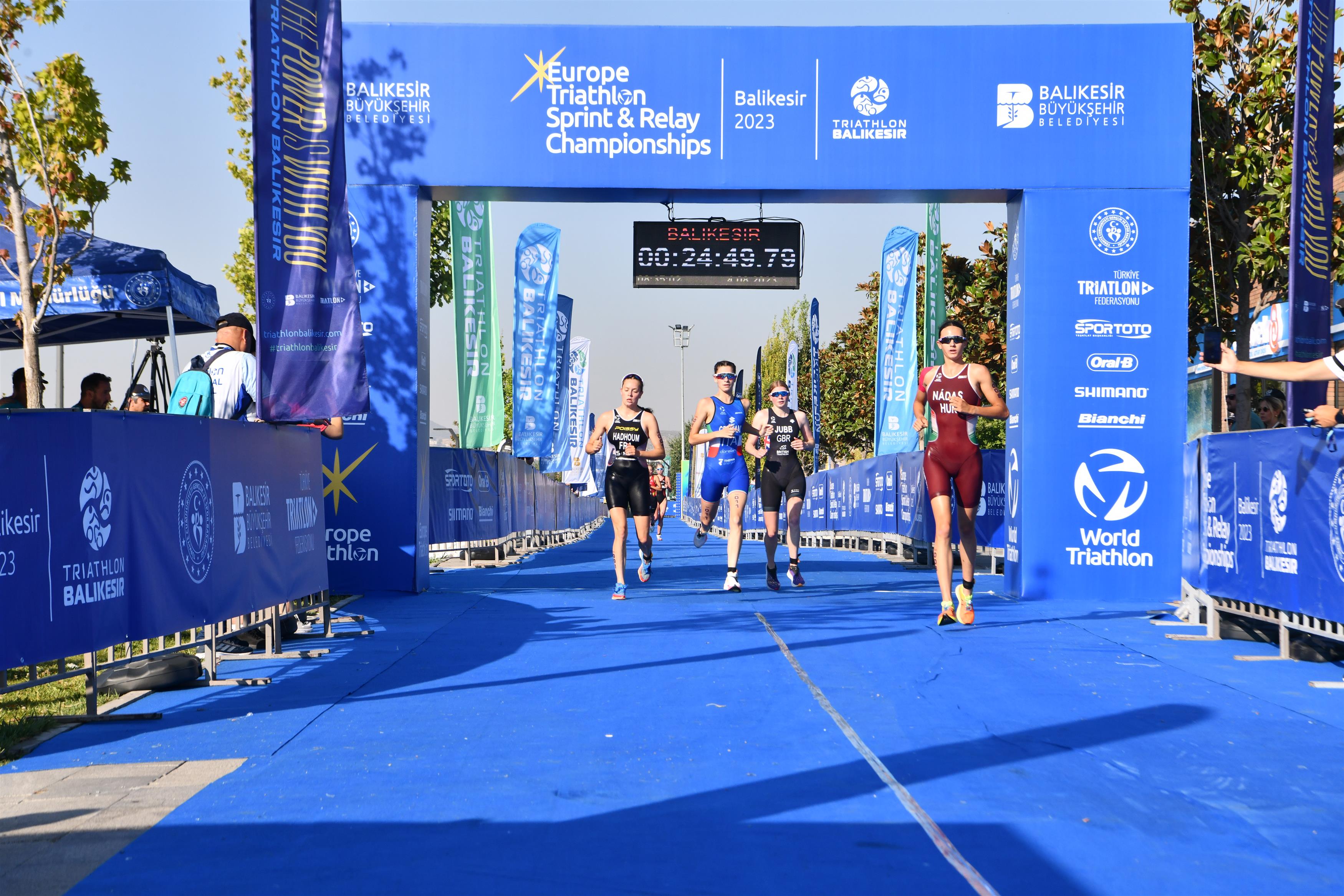 32 ÜLKE BALIKESİR'DE TRIATLON İÇİN BULUŞTU