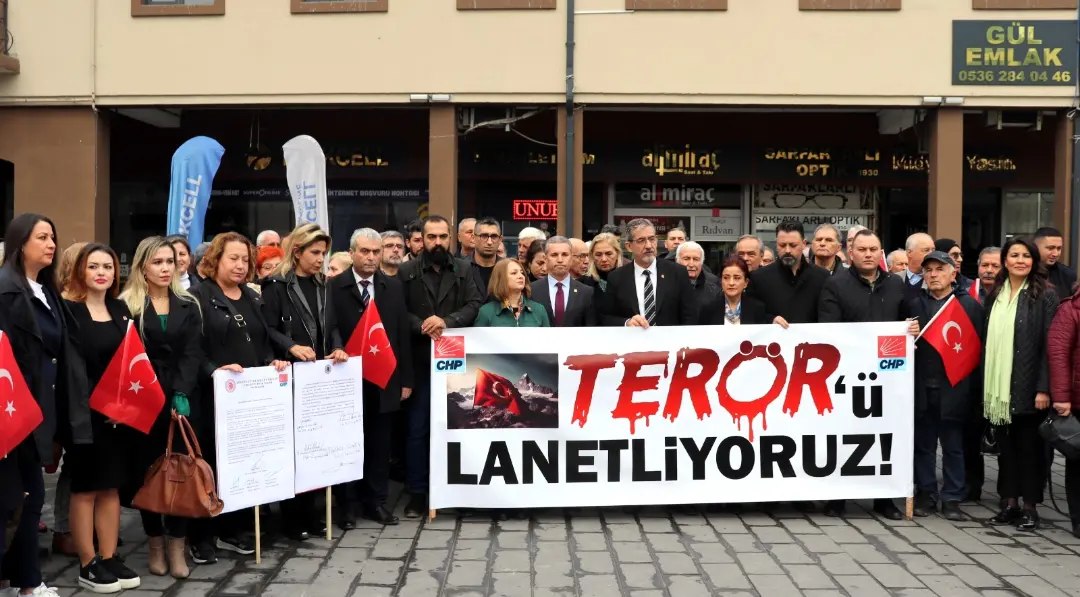 “TERÖRÜ SADECE KINAMIYOR,LANETLİYORUZ”