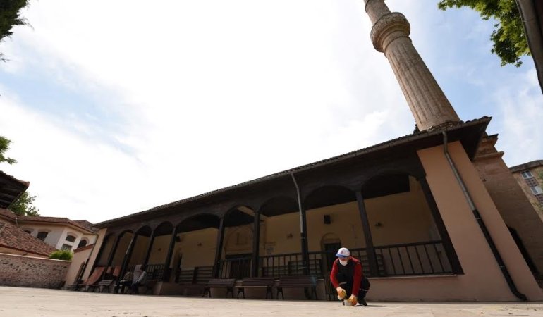 KARESİ BELEDİYESİ’NDEN CUMA NAMAZI HAZIRLIĞI
