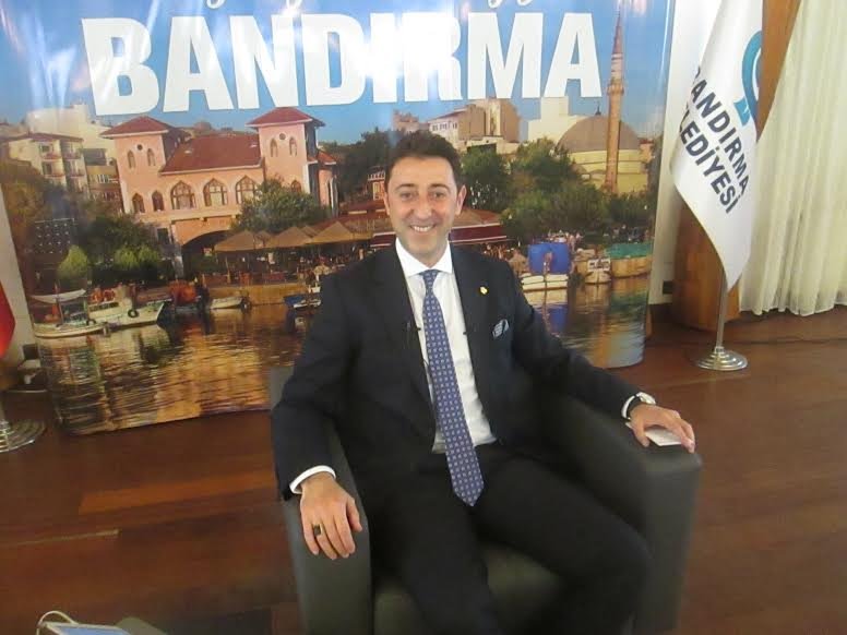 “Tüm vatandaşlarımızı kucaklayarak hizmet vermeye çalışıyoruz”