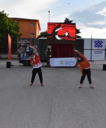 BALKONLARDA EVDE KAL HAREKETSİZ KALMA