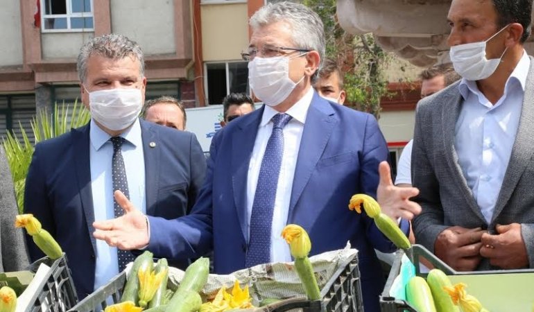 EDREMİT BELEDİYESİ’NDE 25 YIL SONRA İLK HASAT SEVİNCİ