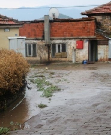 Sındırgı'da da sağanak ve yağış