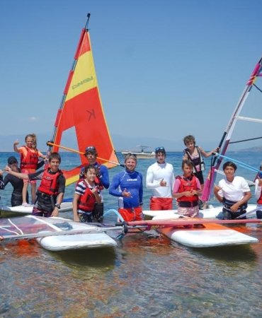 Windsurf Okulu Cunda’da…