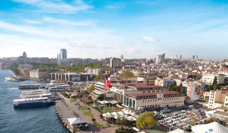 BAHÇEŞEHİR ÜNİVERSİTESİ BANDIRMA’YA GELİYOR