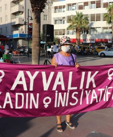 KADINLARDAN HÜKÜMETE UYARI