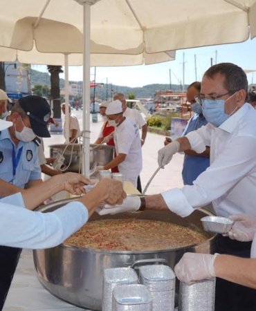 Başkan Ergin’den aşure ikramı