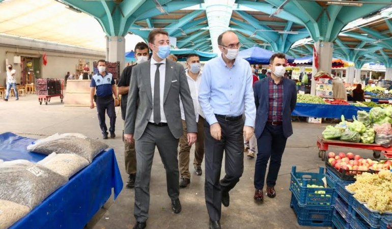 KAYMAKAM VE BAŞKAN PAZARI DENETLEDİ