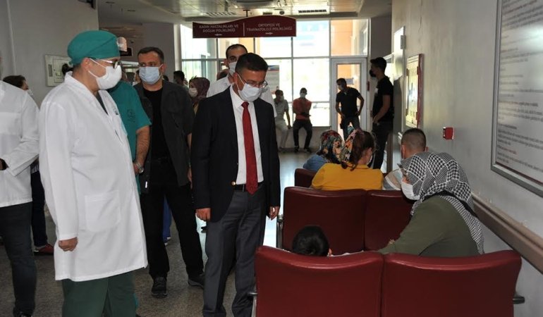 Rektör, Üniversite Hastanesinde İncelemede