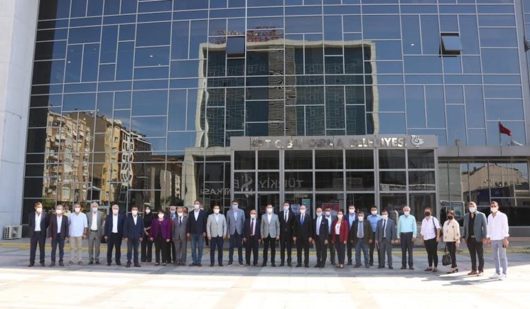 CHP’Lİ YÖNETİCİLERDEN BAŞKAN TOLGA TOSUN’A ZİYARET..