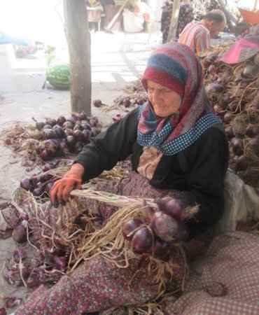 YAŞIYORUM DİYEBİLMEK?