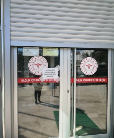 SAĞLIK ÇALIŞANLARINA BIÇAKLI SALDIRI