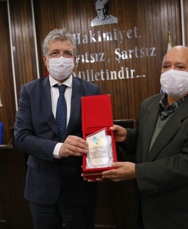 EDREMİT BELEDİYESİ'NDEN İZMİR KAHRAMANLARINA VEFA