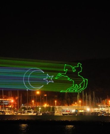 ATATÜRK’ÜN SİLUETİ AYVALIK’TA