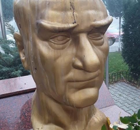 OYSA ATATÜRK KENDİSİNİ TÜRK HEKİMLERİNE EMANET ETMİŞTİ..