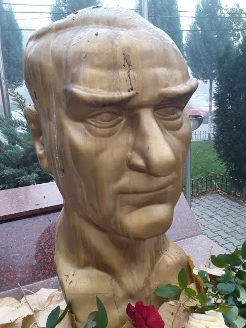 OYSA ATATÜRK KENDİSİNİ TÜRK HEKİMLERİNE EMANET ETMİŞTİ..