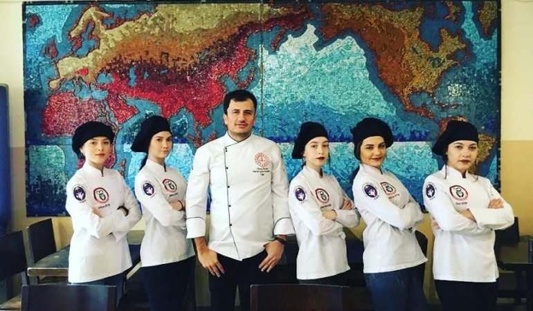 HÜMA HATUN ANADOLU LİSESİ AB KAPISI’NDA