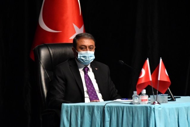 SOKAKTA YÜRÜRKEN SİGARA İÇMEK YASAK