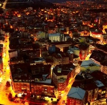 balikesir_de_vatandaslar_sokaga_cikma_yasagin_13750935_osd