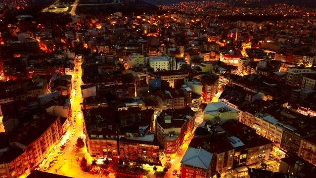 balikesir_de_vatandaslar_sokaga_cikma_yasagin_13750935_osd