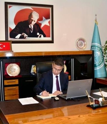 Balıkesir Üniversitesi'ne Şükran Beratı takdiri