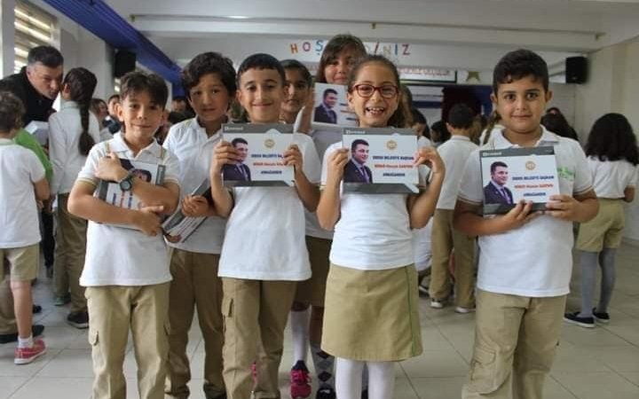 Erdek Belediyesi’nden öğrencilere tablet dağıtımı