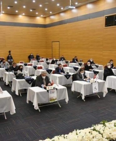 “UYGULANAN POLİTİKALAR İLE ÇİFTÇİ AĞIR YARA ALDI”