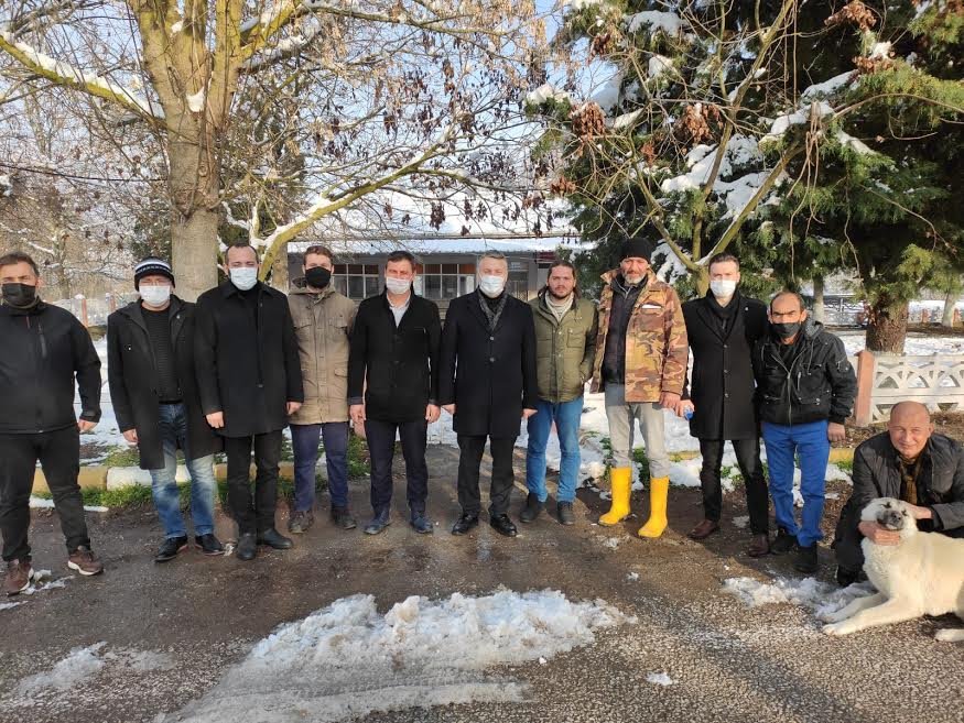 DEVA, KAR KIŞ DEMEDEN SAHADA