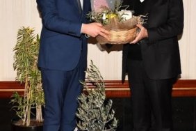 TAYFUN CANLI'DAN, MANSUR BAŞKANA EDREMİT ZEYTİNİ