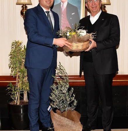 TAYFUN CANLI'DAN, MANSUR BAŞKANA EDREMİT ZEYTİNİ