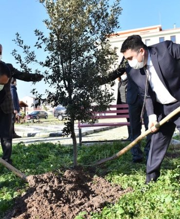 ALTIEYLÜL İLE BAHÇEMİZİ YEŞİLLENDİRİYORUZ