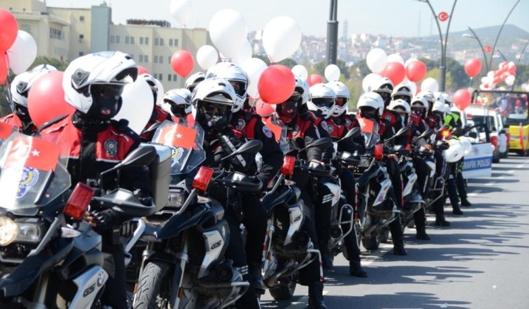 23 Nisan Konvoyuyla 23 Nisan Coşkusu