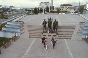 BURSEM'Lİ ÇOCUKLAR KUVA-YI MİLLİYE ANITINDA ZEYBEK OYNADI