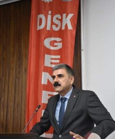 İşçilerin yüzü DİSK’le gülüyor