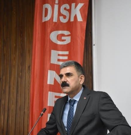 İşçilerin yüzü DİSK’le gülüyor