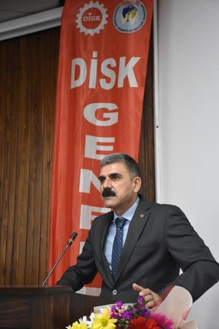 İşçilerin yüzü DİSK’le gülüyor