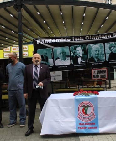 ''PANDEMİDE IŞIK OLANLARA SAYGIYLA''