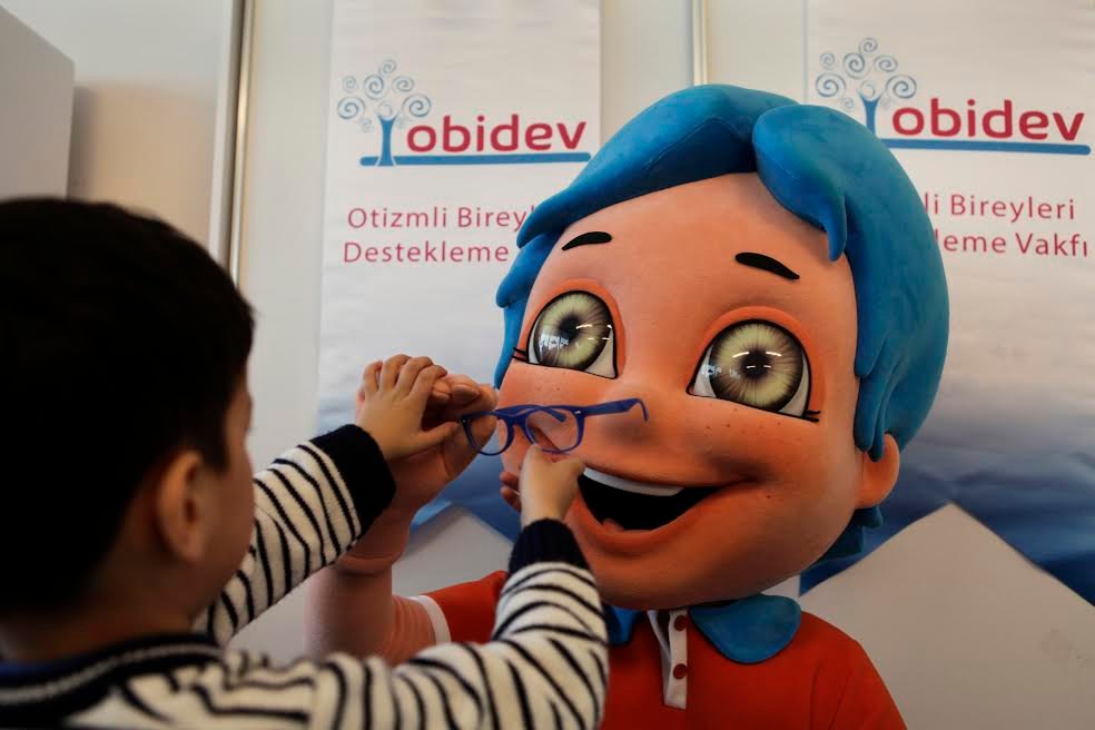 ''OTİZMDE BİR GÜN DEĞİL HERGÜN EĞİTİM''