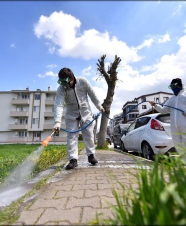 ALTIEYLÜL'DE BAHAR TEMİZLİĞİ