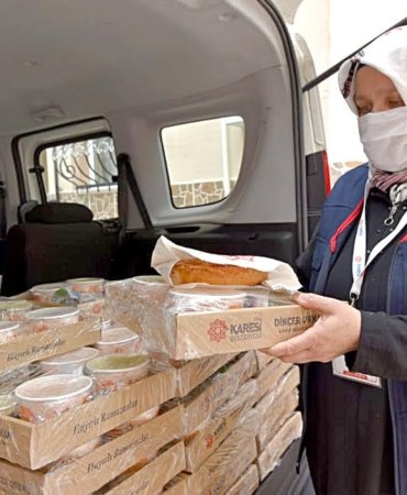 KARESİ BELEDİYESİ İFTARLARA KONUK OLUYOR