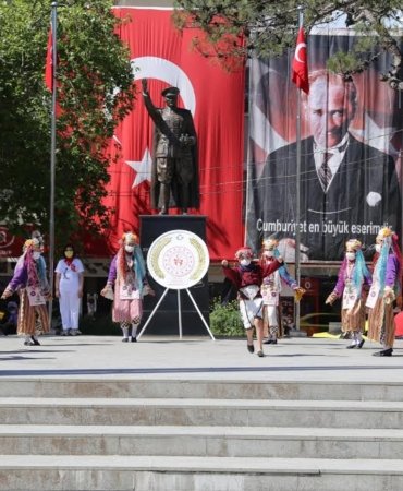 GENÇLİK 102. YILINI KUTLADI