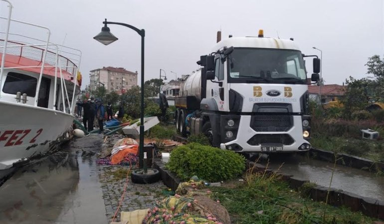 Büyükşehir, Ayvalık’a koştu