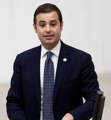 ‘VATANDAŞI DESTEKSİZ BIRAKMANIZ YETMEDİ, ZAMLARLA BEZDİRİYORSUNUZ’